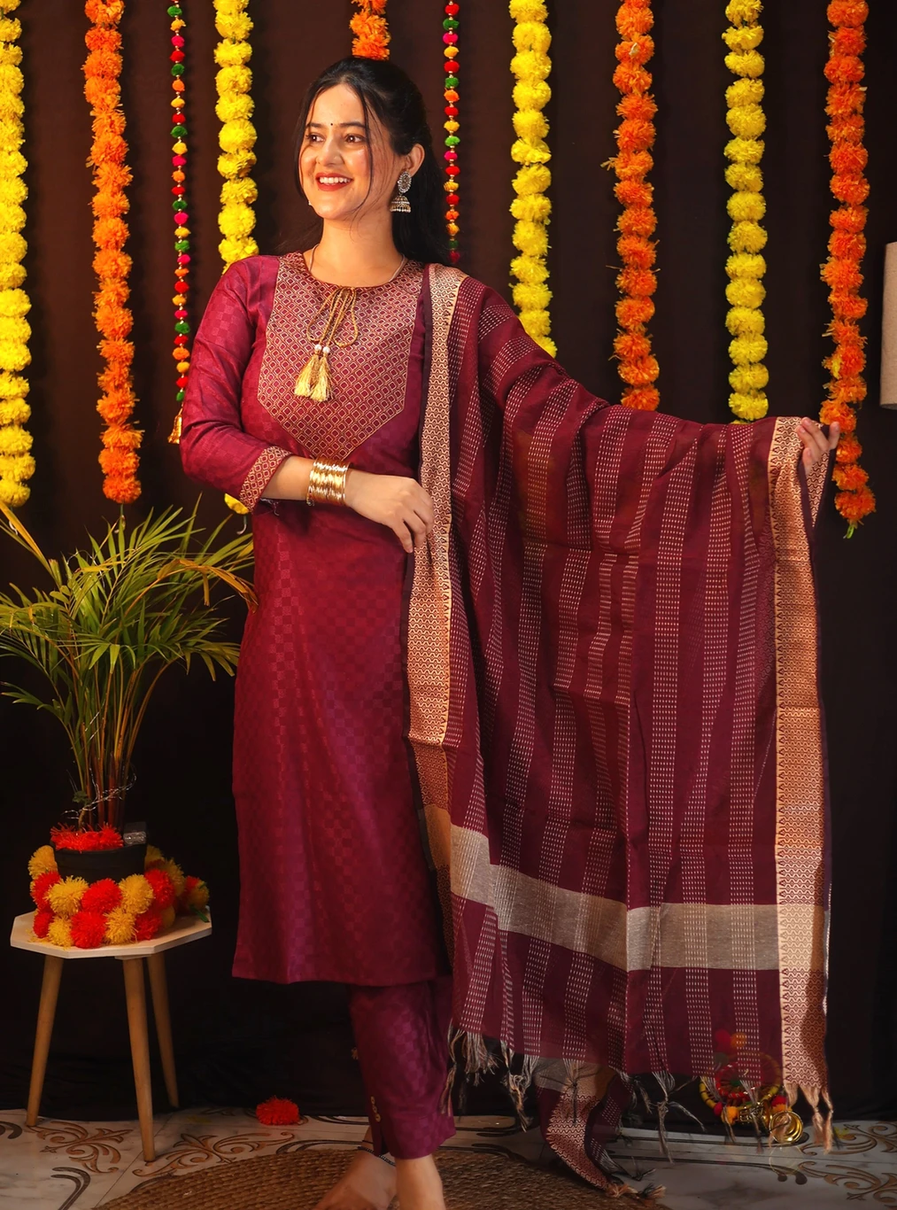 Tibra Attire Women Cotton Blend Kurta Pant Dupatta Set thumbnail 3
