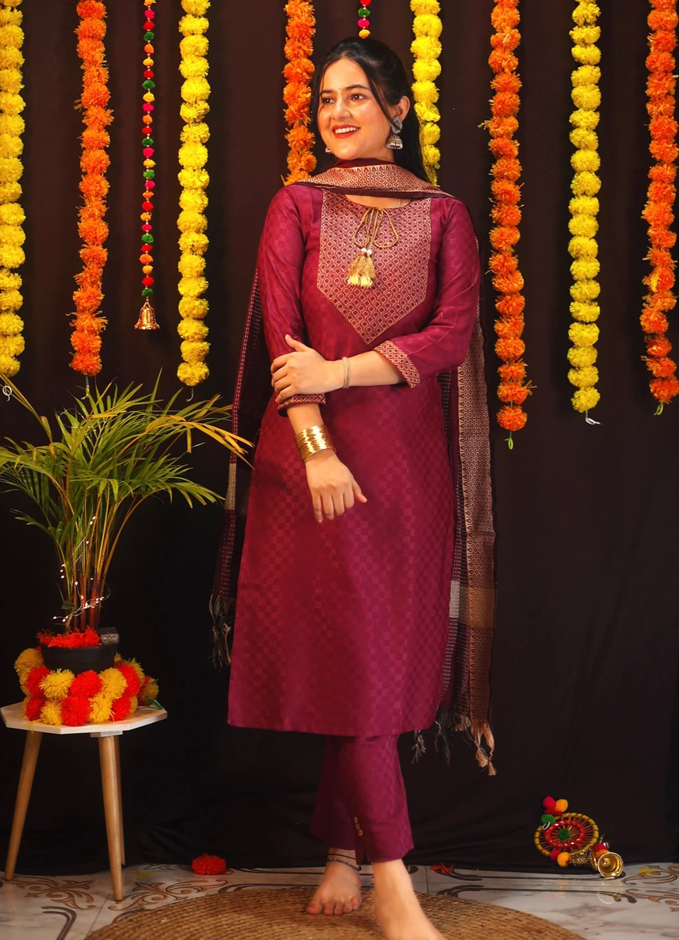 Tibra Attire Women Cotton Blend Kurta Pant Dupatta Set thumbnail 2